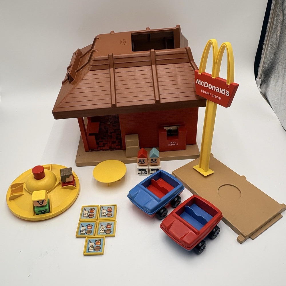 VINTAGE 1974 PLAYSKOOL FAMILIAR PLACES McDONALD'S PLAYSET #430